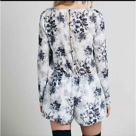 Free People Romper with Button Down Back and Long Sheer Sleeves Size S - Picture 2 of 16
